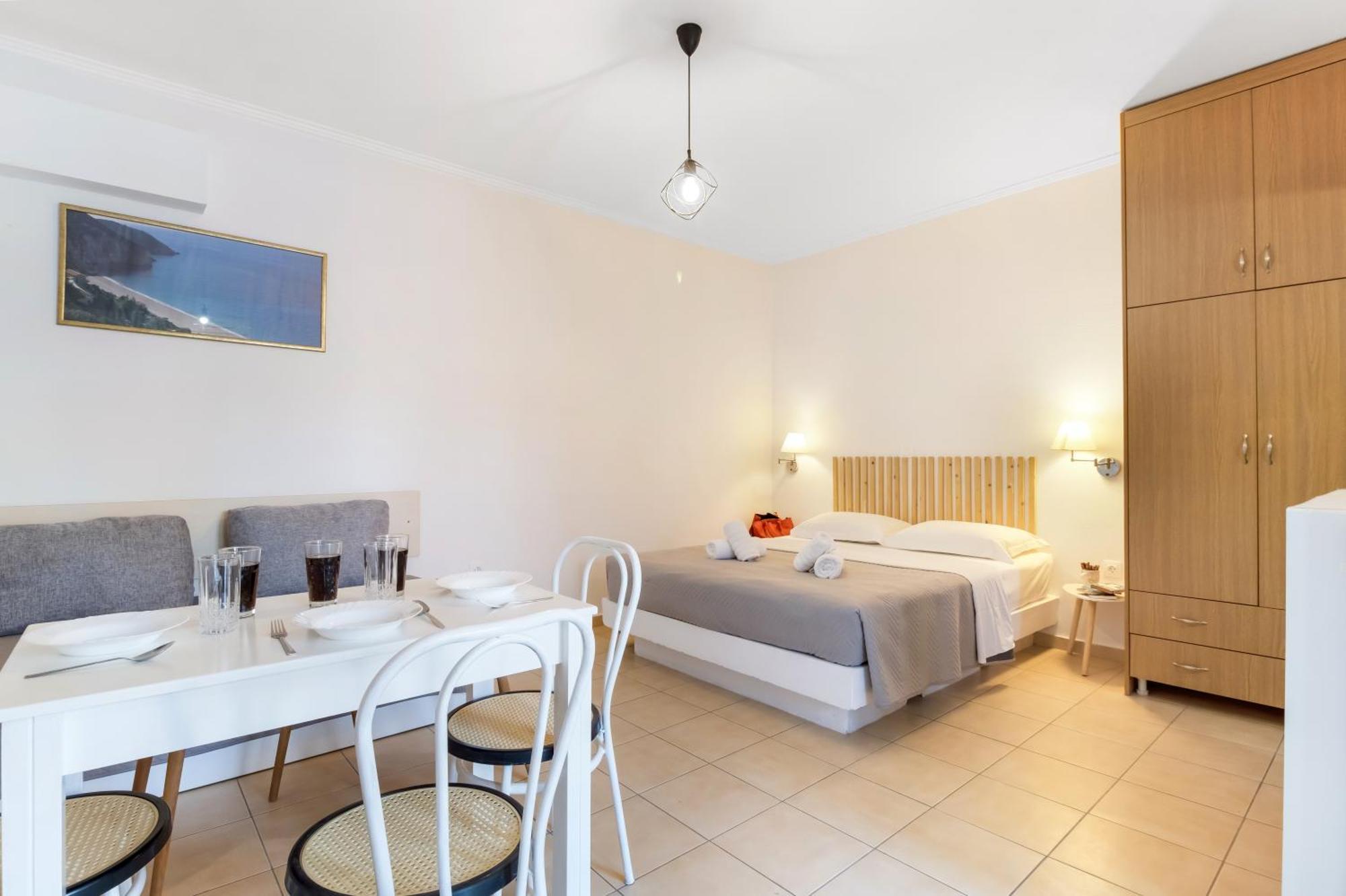 Dionysia Rooms Лефкада Экстерьер фото